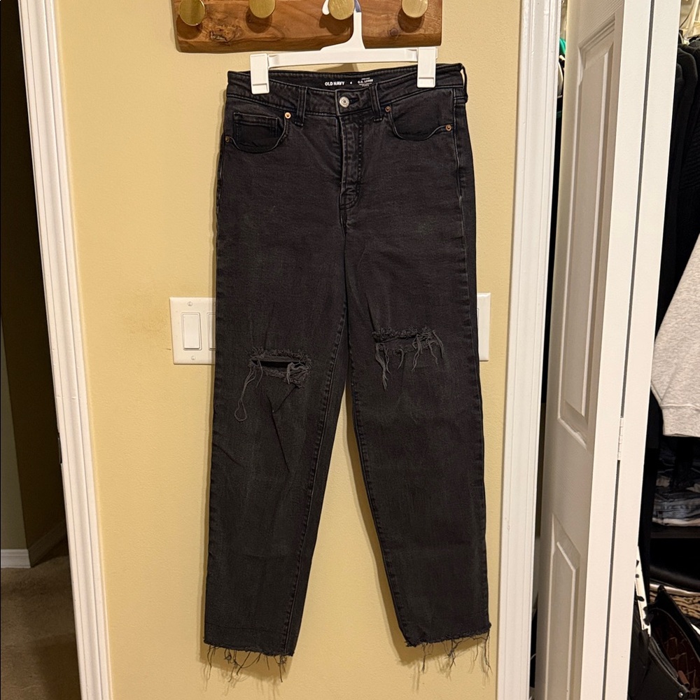 Women’s Black Distressed Jeans